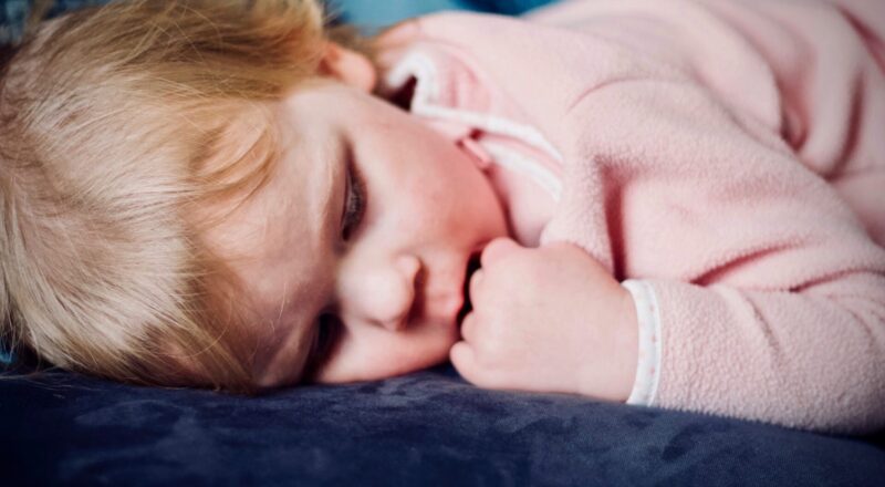 Einschlafbegleitung bei Kindern: So klappts ohne Streß